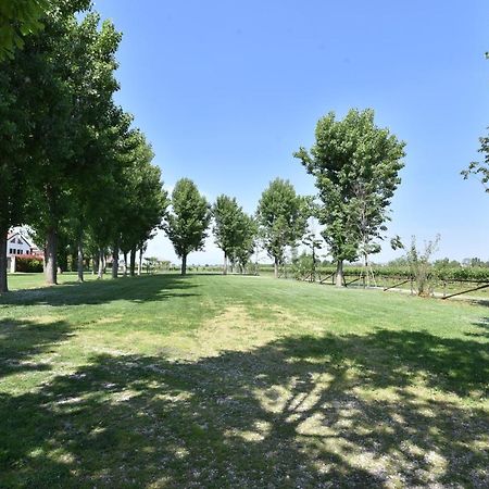 לינה וארוחת בוקר Campo San Martino Tenuta Le Risare מראה חיצוני תמונה