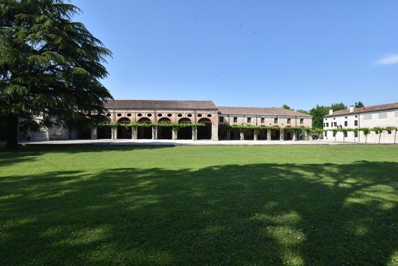 לינה וארוחת בוקר Campo San Martino Tenuta Le Risare מראה חיצוני תמונה