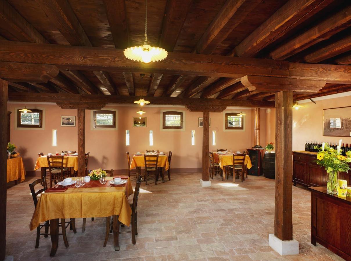 לינה וארוחת בוקר Campo San Martino Tenuta Le Risare מראה חיצוני תמונה